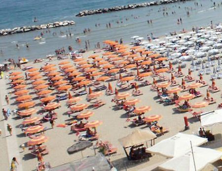 Hotel Elisir Римини Екстериор снимка