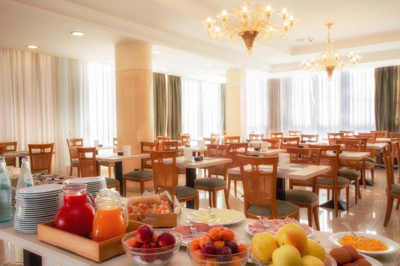 Hotel Elisir Римини Екстериор снимка