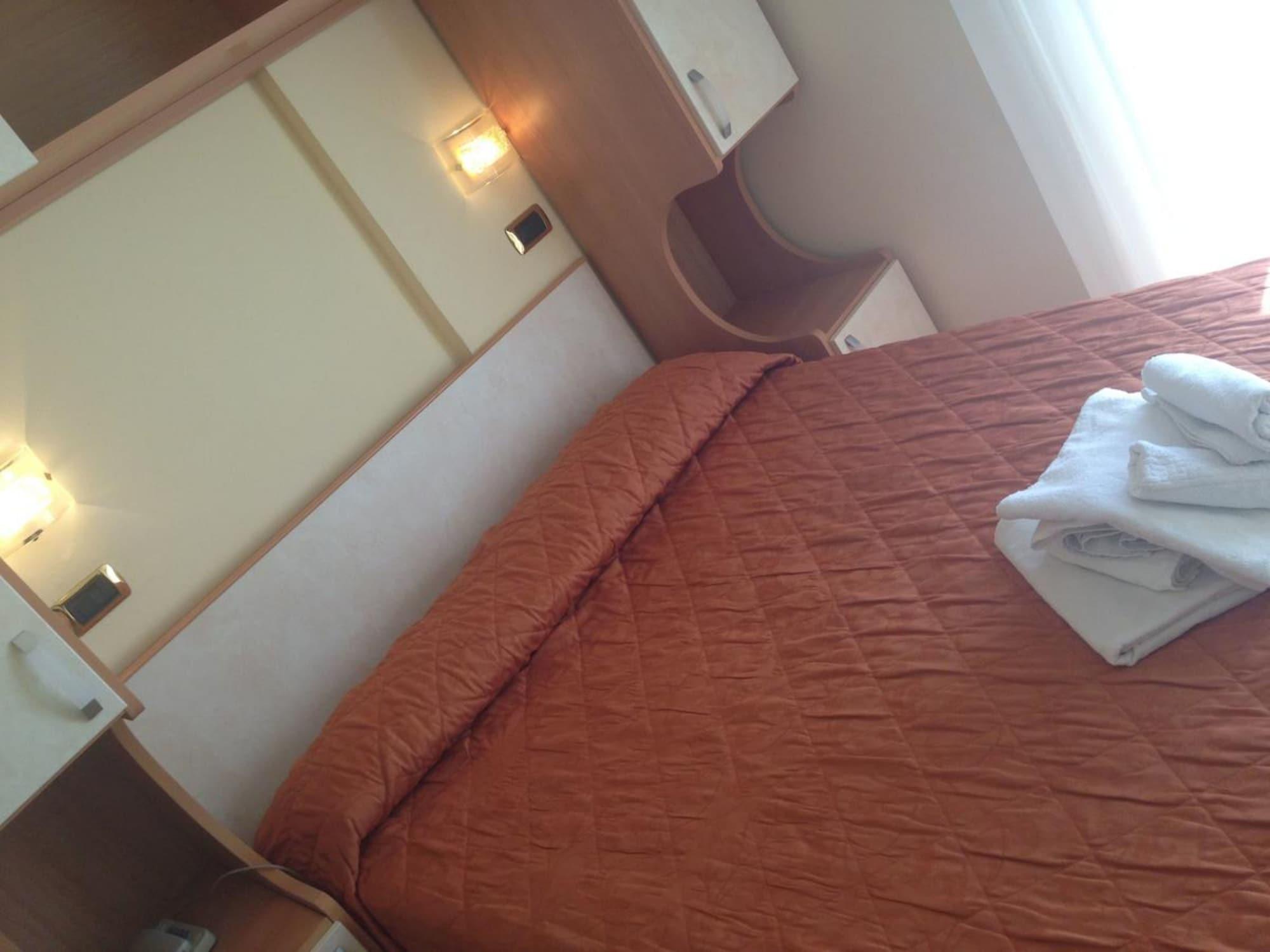 Hotel Elisir Римини Екстериор снимка