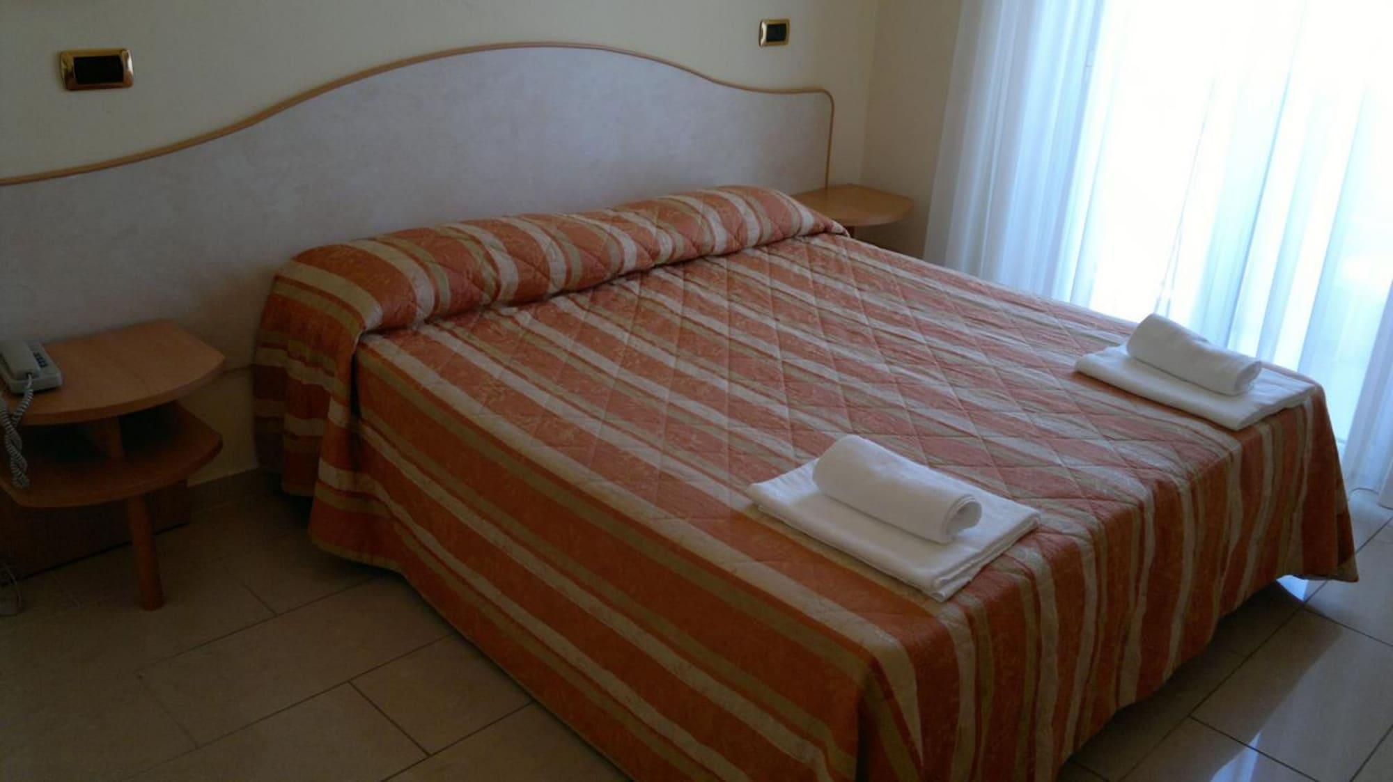 Hotel Elisir Римини Екстериор снимка