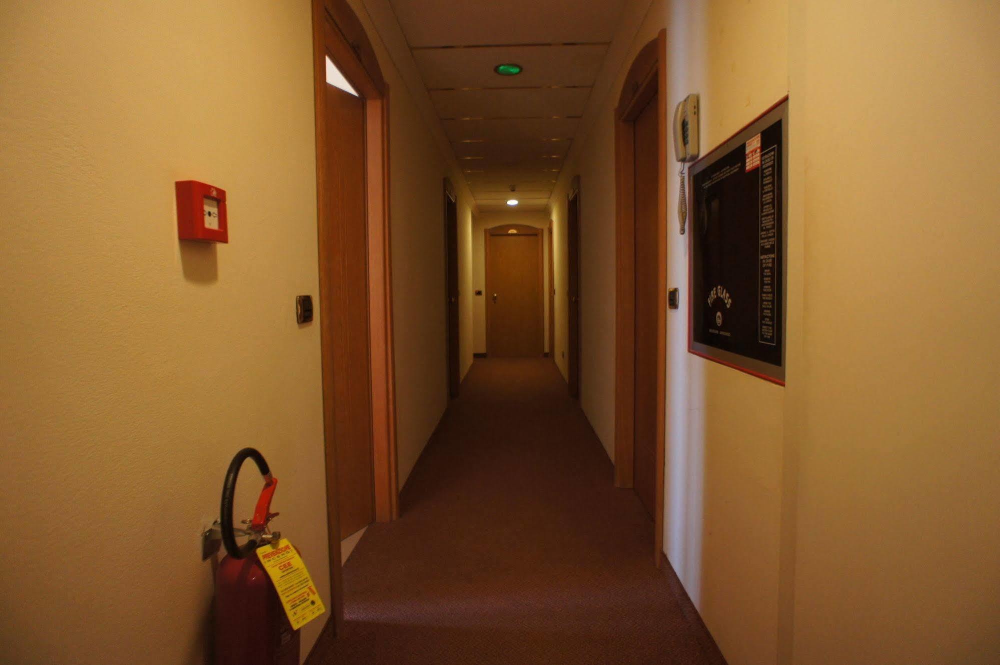 Hotel Elisir Римини Екстериор снимка